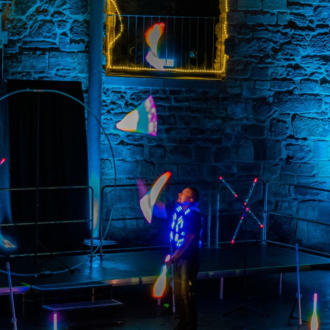 LED Show Light Up mit Keulen Jonglage