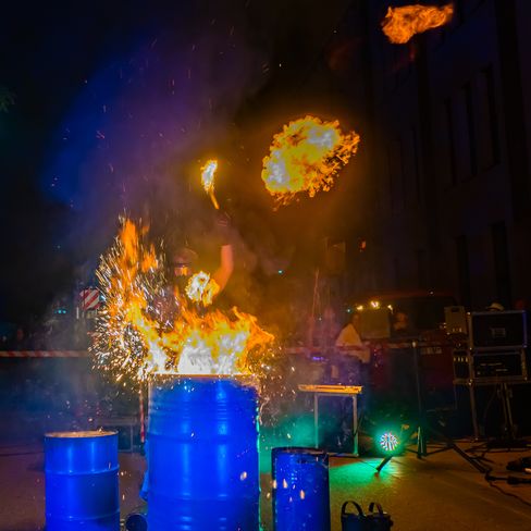 Feuershow Industrial Fire mit Fire Drum