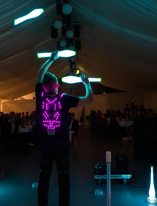 LED Show mit Keulen Jonglage